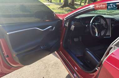Лифтбек Tesla Model S 2017 в 