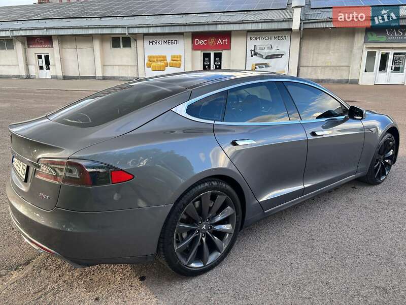 Лифтбек Tesla Model S 2013 в Львове