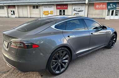 Лифтбек Tesla Model S 2013 в 