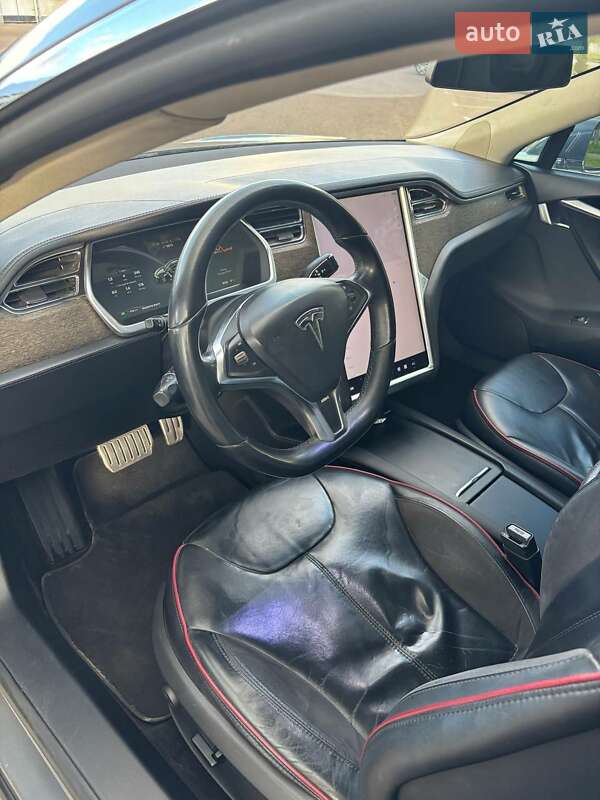 Лифтбек Tesla Model S 2013 в Львове