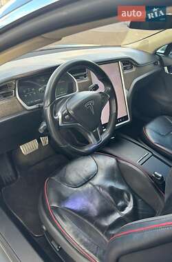 Лифтбек Tesla Model S 2013 в 