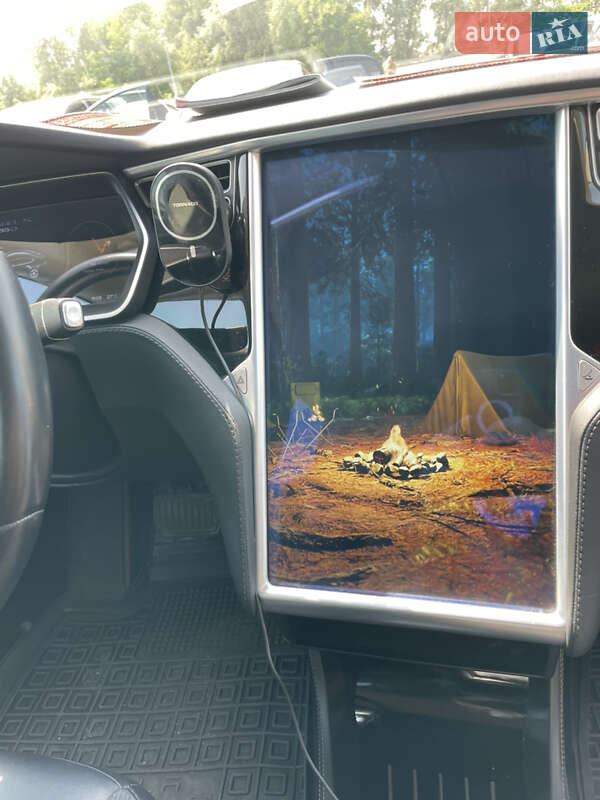 Лифтбек Tesla Model S 2015 в Киеве