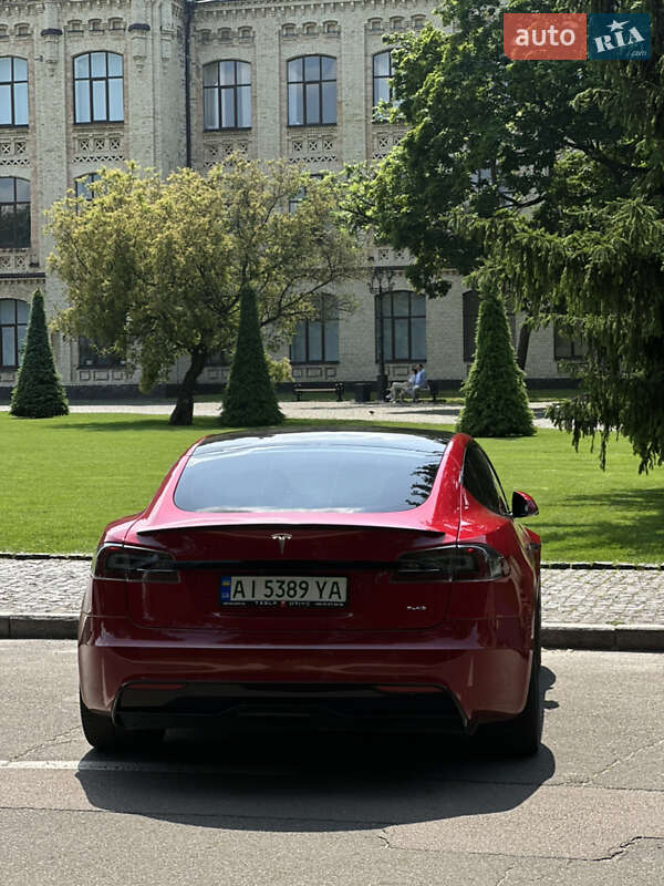 Лифтбек Tesla Model S 2021 в Киеве