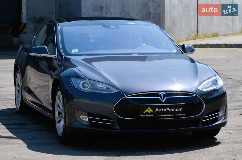 Tesla Model S 2016