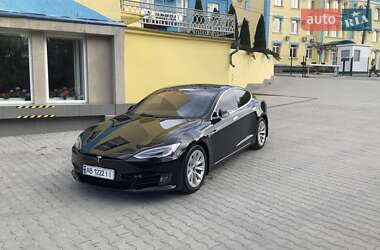 Лифтбек Tesla Model S 2017 в Виннице