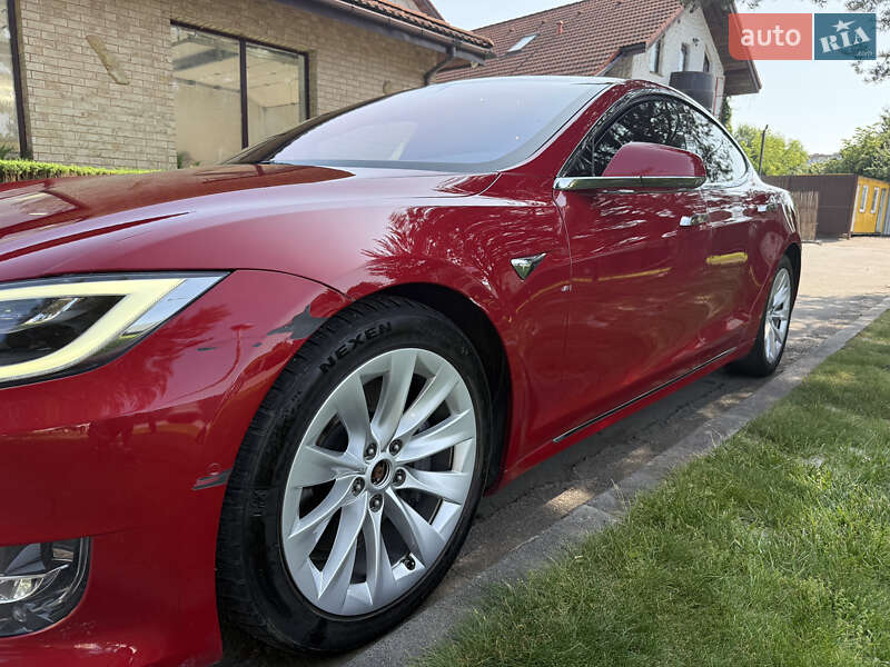 Ліфтбек Tesla Model S 2018 в Івано-Франківську