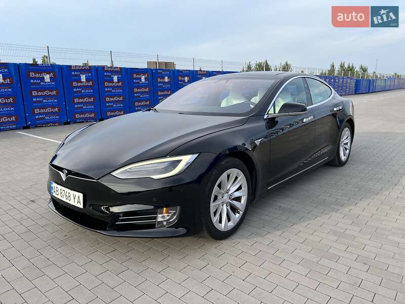 Лифтбек Tesla Model S 2018 в Виннице