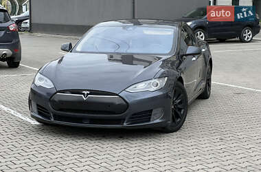 Лифтбек Tesla Model S 2015 в 