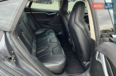 Лифтбек Tesla Model S 2015 в 