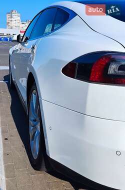 Ліфтбек Tesla Model S 2014 в 
