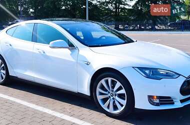 Ліфтбек Tesla Model S 2014 в 