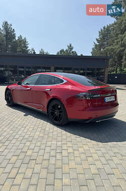 Ліфтбек Tesla Model S 2014 в 