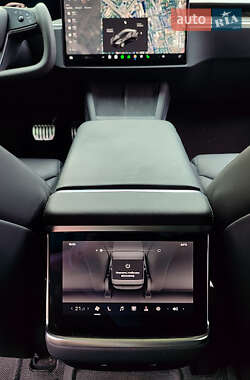 Лифтбек Tesla Model S 2021 в 