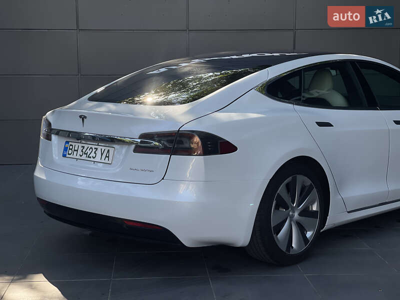 Ліфтбек Tesla Model S 2020 в Одесі