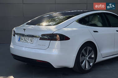 Ліфтбек Tesla Model S 2020 в 