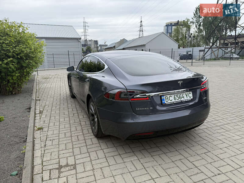 Лифтбек Tesla Model S 2019 в Львове