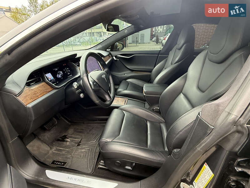 Лифтбек Tesla Model S 2019 в Львове