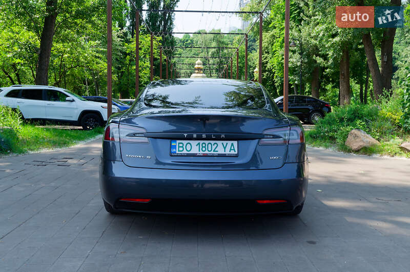 Лифтбек Tesla Model S 2018 в Киеве