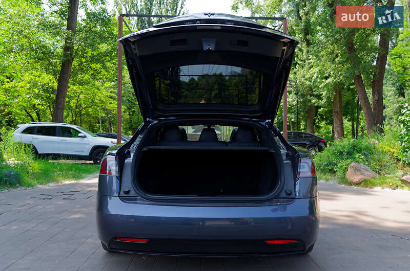 Лифтбек Tesla Model S 2018 в Киеве