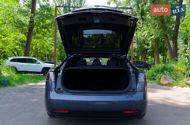 Лифтбек Tesla Model S 2018 в 