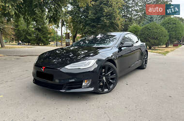 Лифтбек Tesla Model S 2018 в 