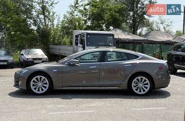Лифтбек Tesla Model S 2016 в 