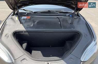 Лифтбек Tesla Model S 2016 в 