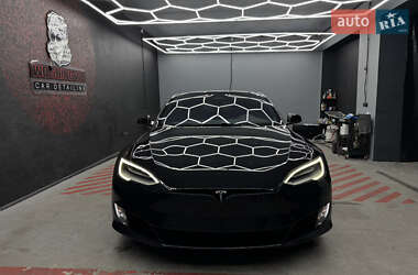 Лифтбек Tesla Model S 2017 в Днепре
