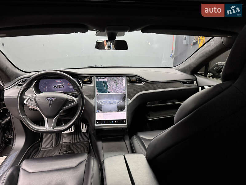 Лифтбек Tesla Model S 2017 в Днепре