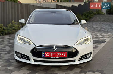 Лифтбек Tesla Model S 2014 в 