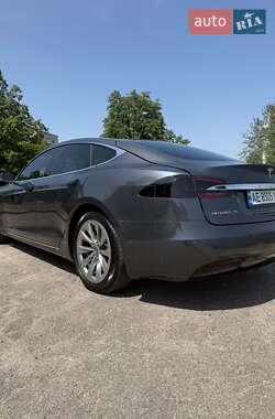 Лифтбек Tesla Model S 2017 в 