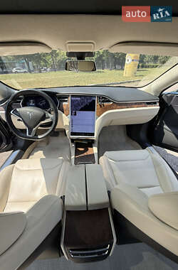 Лифтбек Tesla Model S 2017 в 