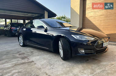 Лифтбек Tesla Model S 2013 в 