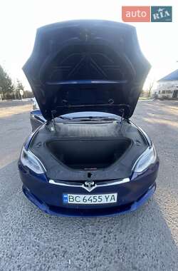 Лифтбек Tesla Model S 2016 в 