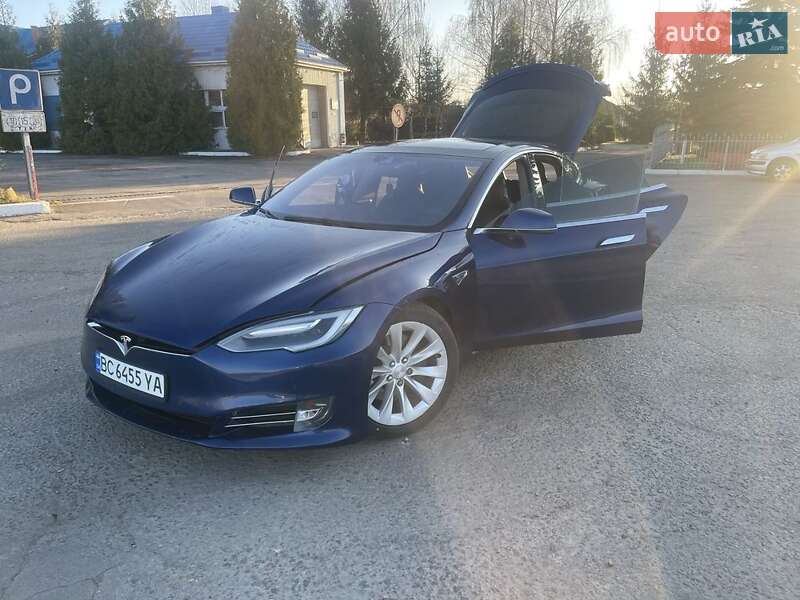 Ліфтбек Tesla Model S 2016 в Яворові