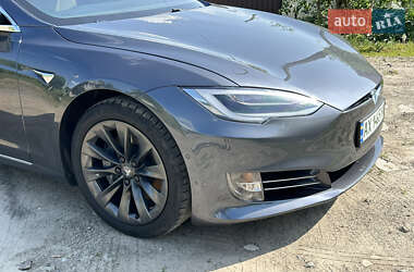 Ліфтбек Tesla Model S 2020 в 