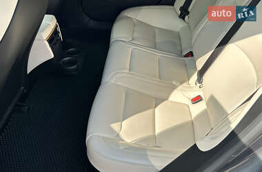Ліфтбек Tesla Model S 2020 в 