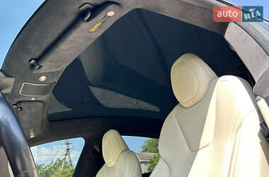 Ліфтбек Tesla Model S 2020 в 