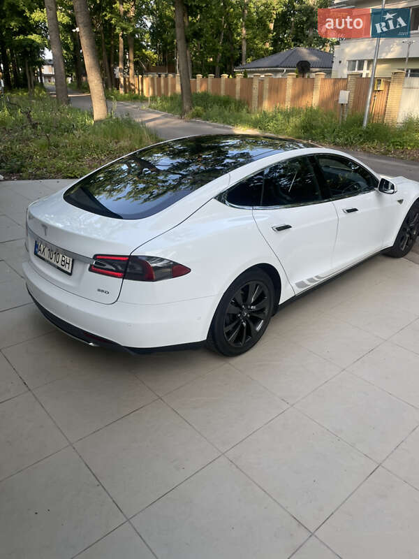 Ліфтбек Tesla Model S 2016 в Харкові