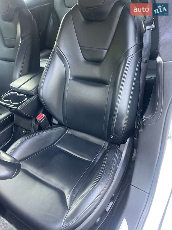 Ліфтбек Tesla Model S 2016 в Харкові