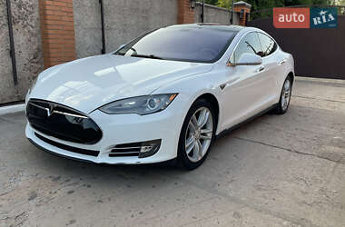 Лифтбек Tesla Model S 2014 в 