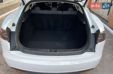 Лифтбек Tesla Model S 2014 в 