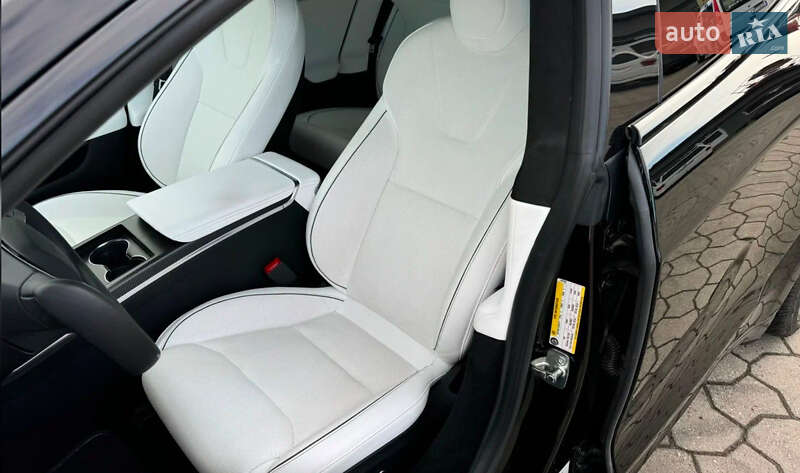 Ліфтбек Tesla Model S 2022 в Одесі