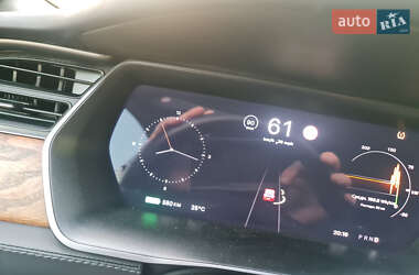 Ліфтбек Tesla Model S 2020 в 