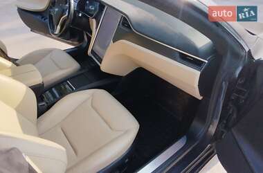 Лифтбек Tesla Model S 2015 в 
