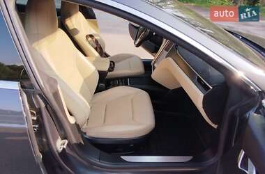 Лифтбек Tesla Model S 2015 в 