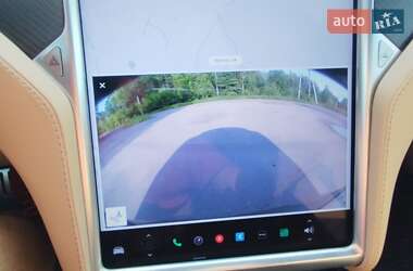 Лифтбек Tesla Model S 2015 в 