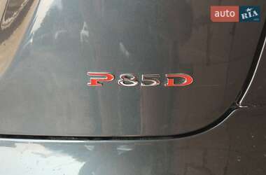 Лифтбек Tesla Model S 2015 в 