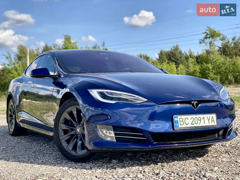 Tesla Model S 2019