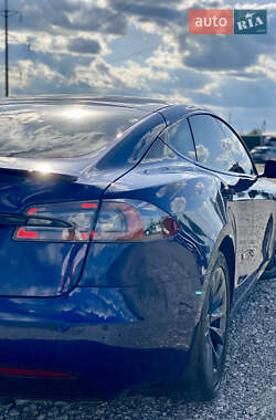 Лифтбек Tesla Model S 2019 в 